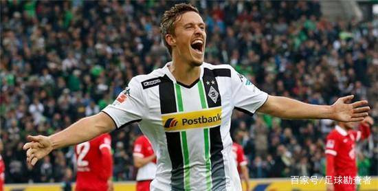  门兴格拉德巴赫中场失控，连续失误导致痛失好局